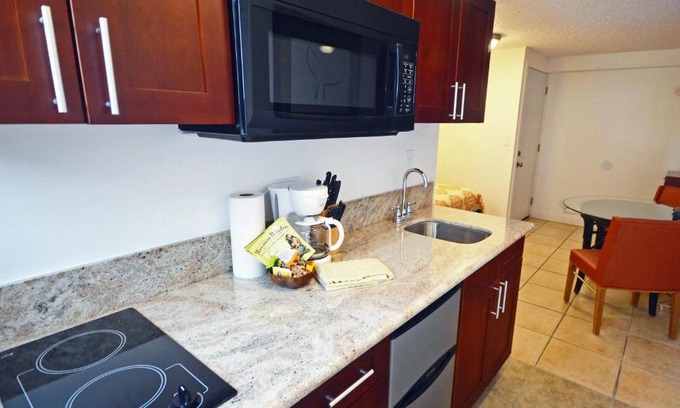Waikiki Apartment | Kuhio Village 1201R Newly Renovated Waikiki Stay