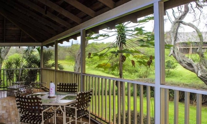 Maunaloa Apartment | Lovely Tropical Condo w/Shared Pool, Private Washer and Dryer, Free WiFi, Lanai