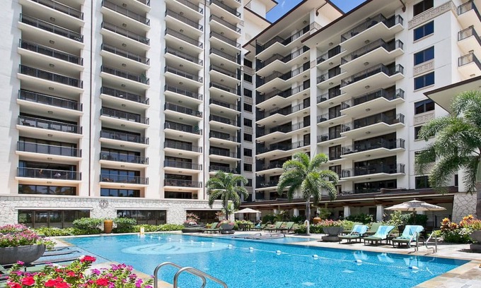 Ko Olina Apartment | Luxury 3BR Ko Olina Beach Villa –BT304 Sleeps 8, Ocean Views, Lanai, 2 Free Parking, Steps to Lagoon