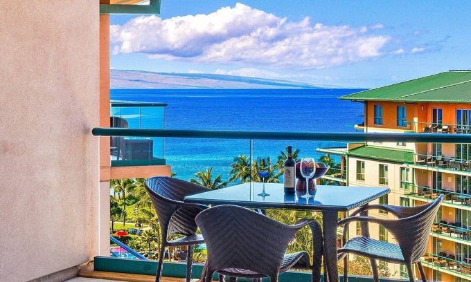 Honokowai Condo | Maui Resort Rentals: Honua Kai Konea 815 - Stunning 8th Floor Ocean View Studio