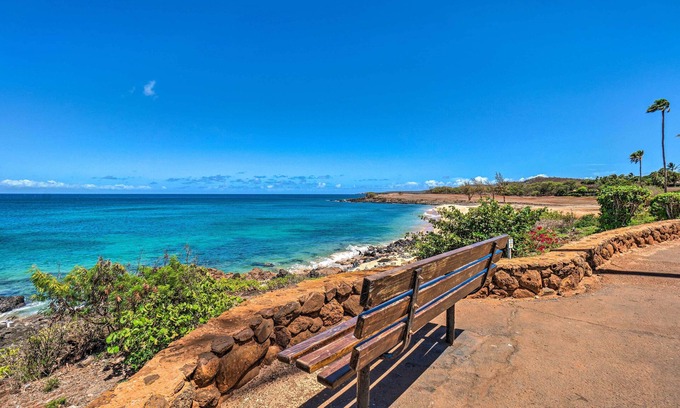 Maunaloa Condo | Ocean-View Condo w/Pool in Maunaloa!