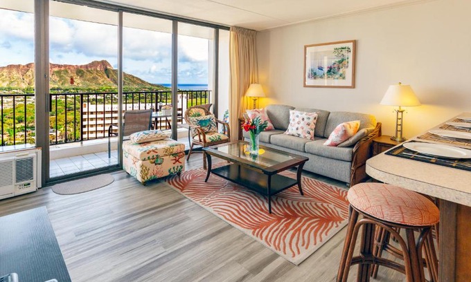 Waikiki Apartment | Ocean View Escape, Steps to Beach & Free Parking!