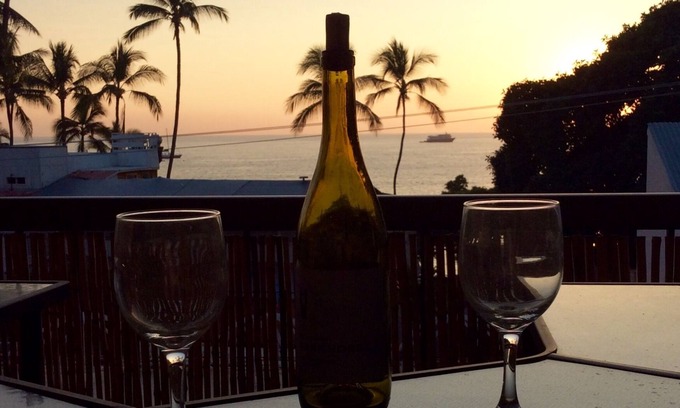 Historic Kailua Village Condo | Oceanfront -Waterview 1 BedroomCondo Heart of Town at Kona Plaza walk to Ironman