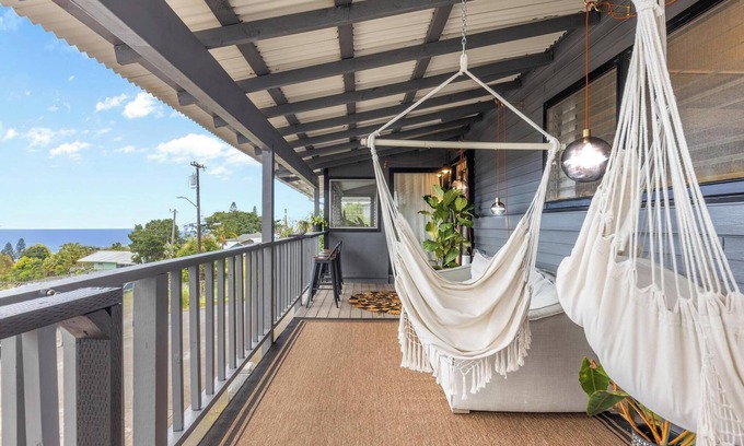 Kalaoa House | Remodeled Kona Home w/Panoramic Ocean Views & Vibrant Sunsets