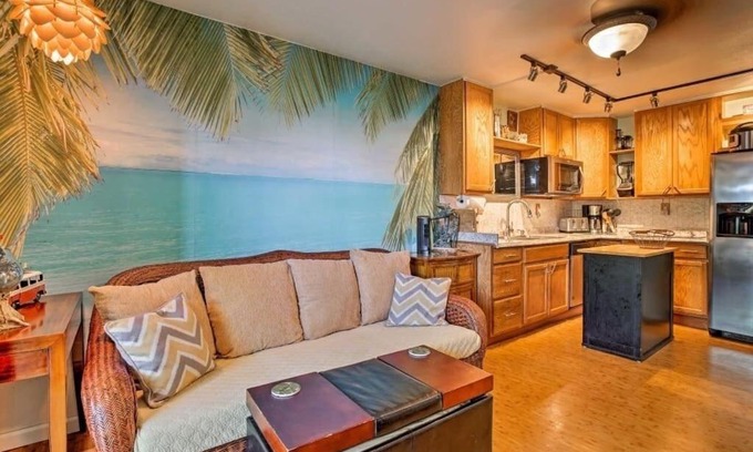 Historic Kailua Village Apartment | STEPS TO DOWNTOWN & OCEAN - KONA ISLANDER INN CONDOS condo