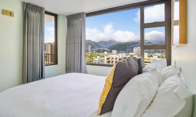 Waikiki Apartment | THE PINEAPPLE SUITE at THE WAIKIKI BANYAN