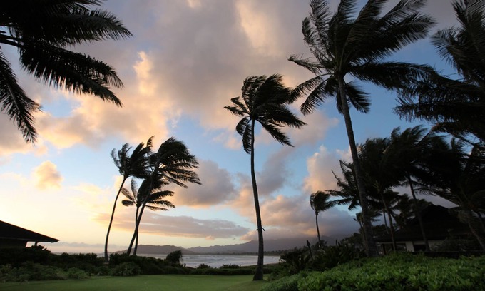 Kailua House | WINTER WHITE HOUSE; PLANTATION ESTATE; BEACHFRONT ON KAILUA BEACH, OAHU