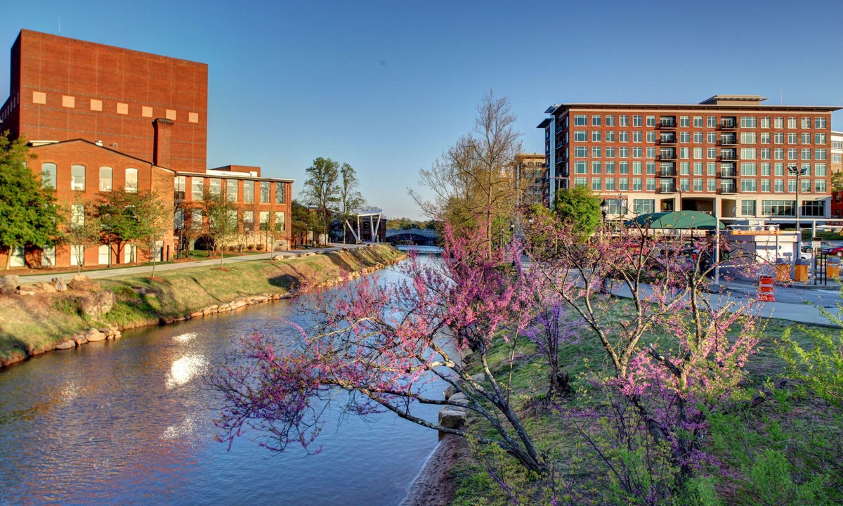 Greenville Downtown Hotel | Hampton Inn & Suites Greenville-Downtown-Riverplace