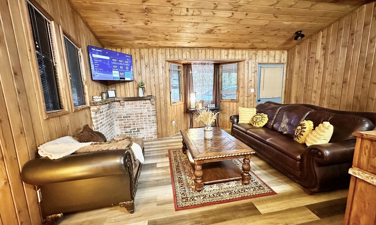 Campobello Cabin | Cozy Bear Den Cabin In Campobello SC