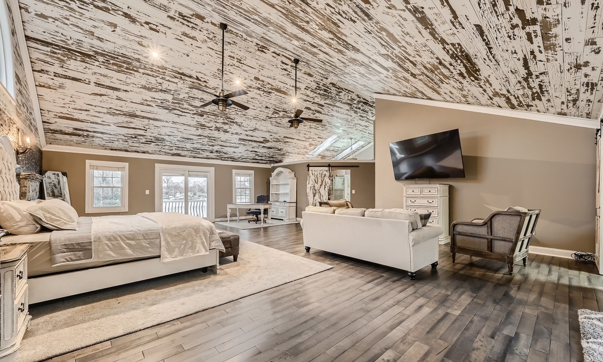 Lake Shore House | 4BR Home with Pool on the Magothy River Pasadena