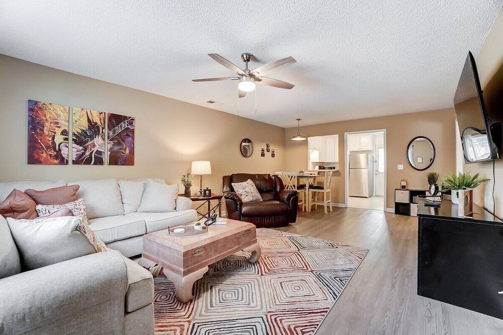 Wingate Apartment | Walking distance to Wingate University! Book now