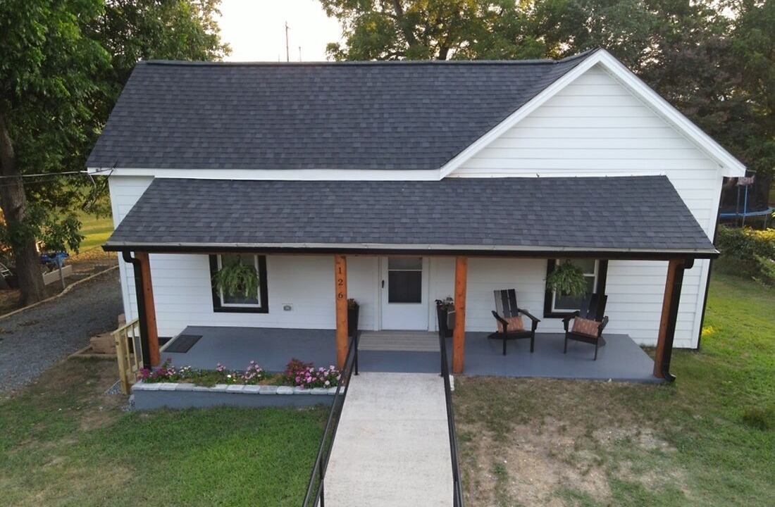 Fort Mill House | COZY Downtown FORT MILL.1/2 block to MAIN STREET Restaurants* (3 bd, 2 ba)