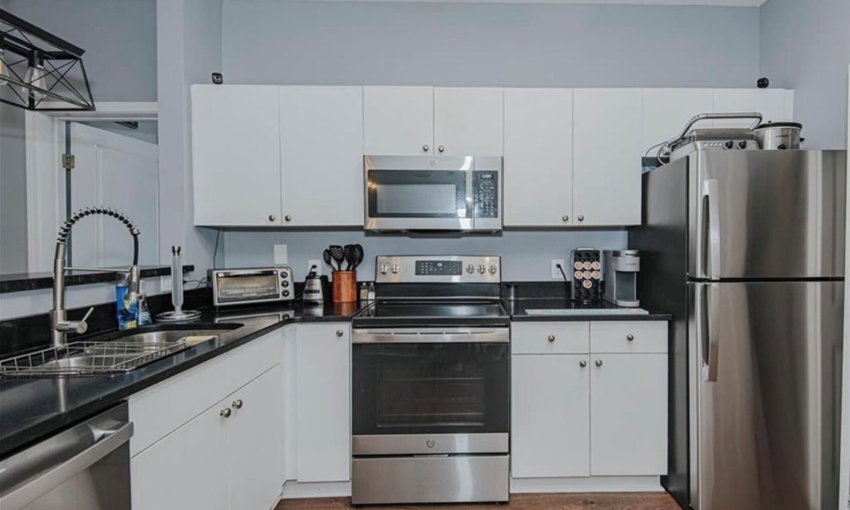 Elon Condo | Stay Minutes from Elon University in a Spacious 3BR Condo