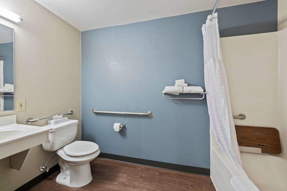 Photo of Bathroom in Pineville