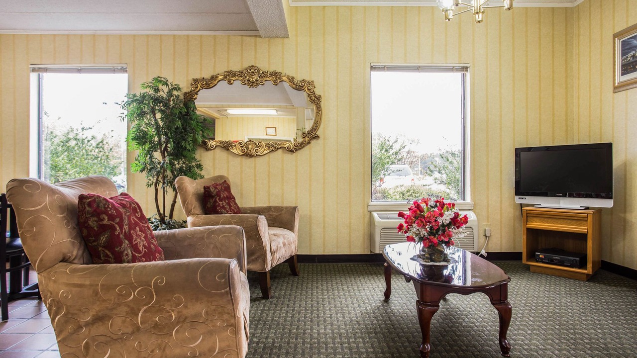 Photo of Livingroom in Lugoff