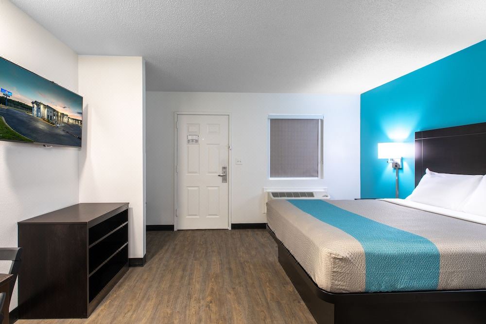 Photo of Bedroom in Conestee