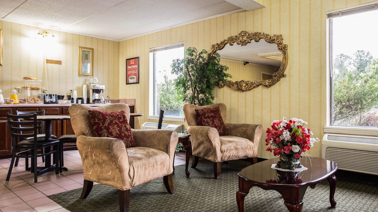 Photo of Livingroom in Lugoff