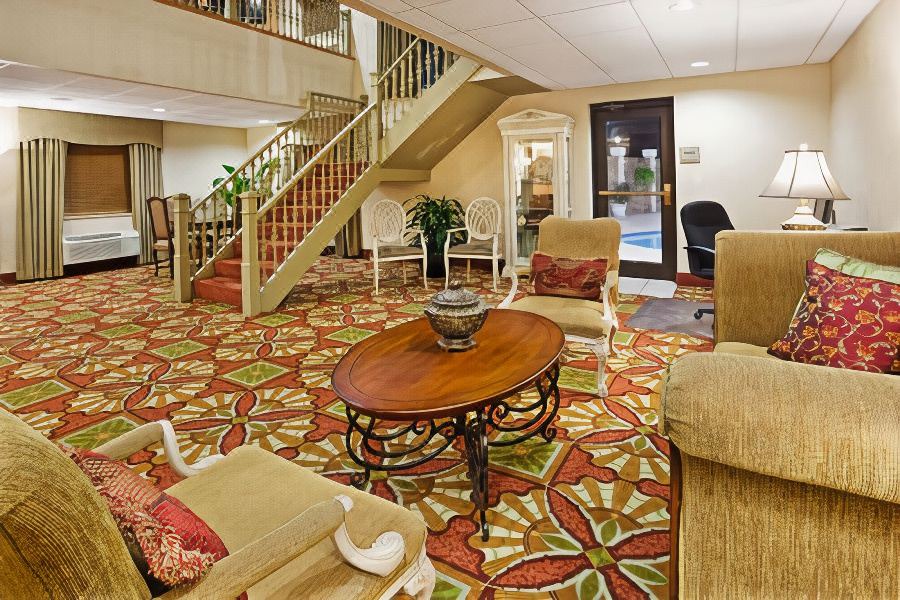 Photo of Livingroom in Pineville