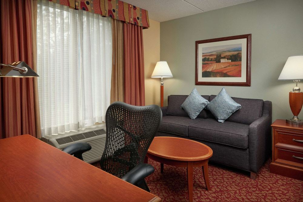 Photo of Livingroom in Central Newport News