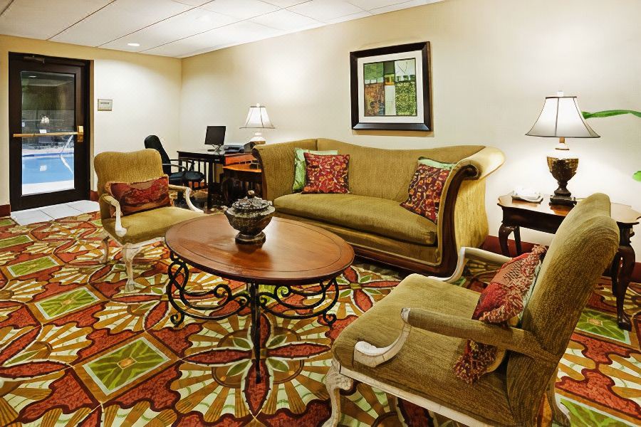 Photo of Livingroom in Pineville