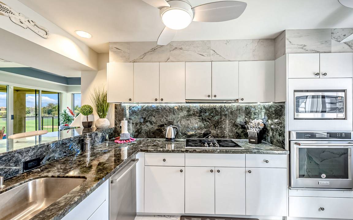 Photo of Kitchen in Waikoloa