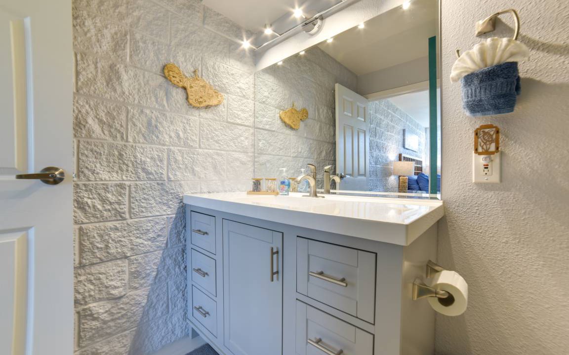 Photo of Bathroom in Maalaea