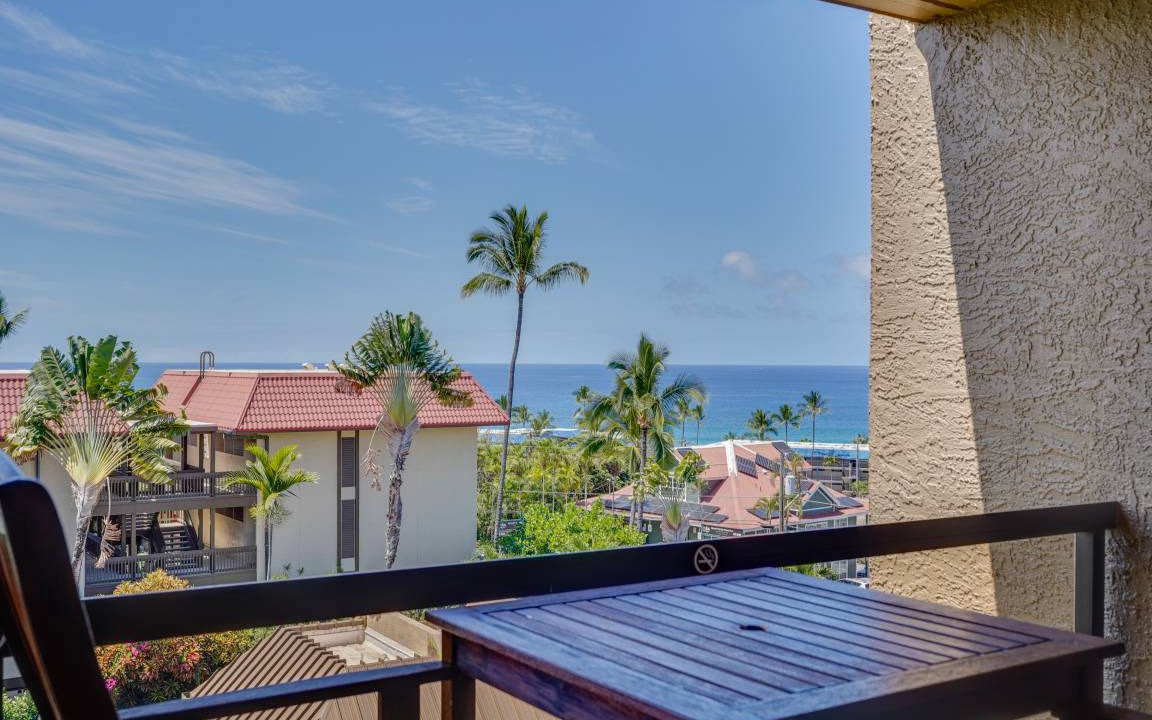 Photo of Patio Balcony in Historic Kailua Village