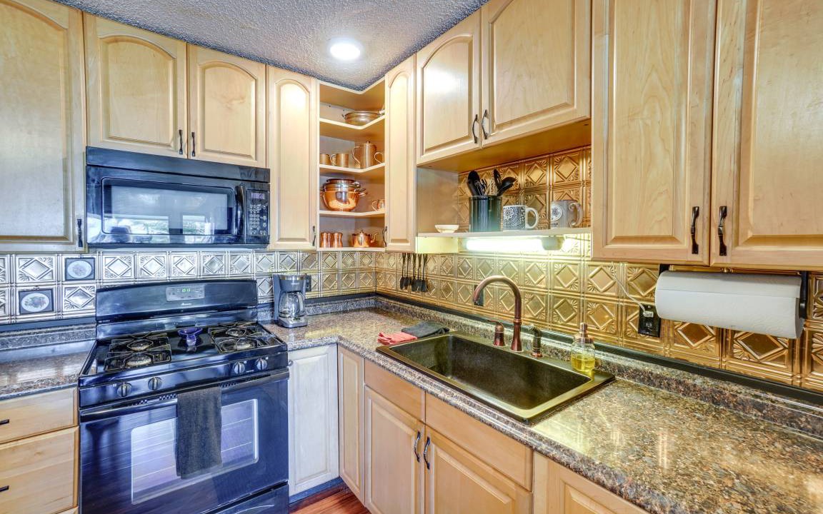 Photo of Kitchen in Ualapue