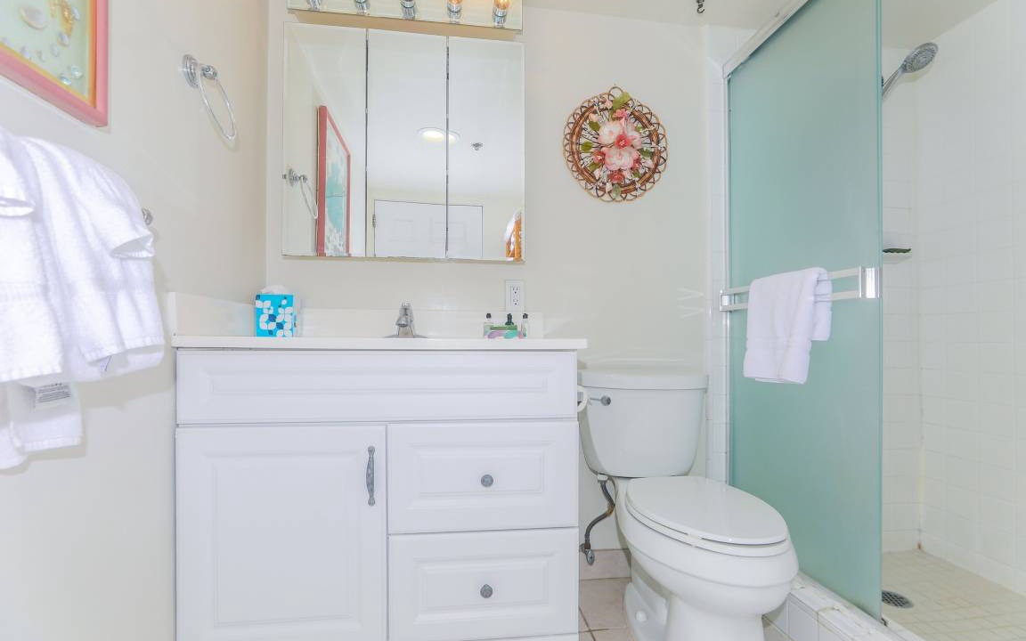 Photo of Bathroom in Waikiki
