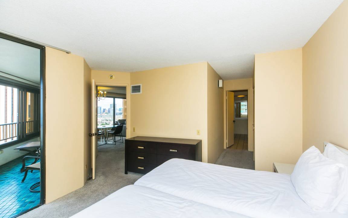 Photo of Bedroom in Waikiki