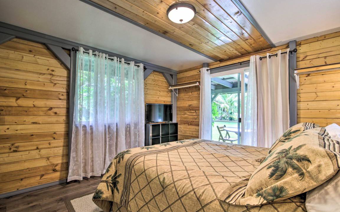 Photo of Bedroom in Leilani Estates