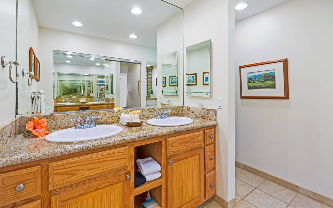 Photo of Bathroom in Kaanapali
