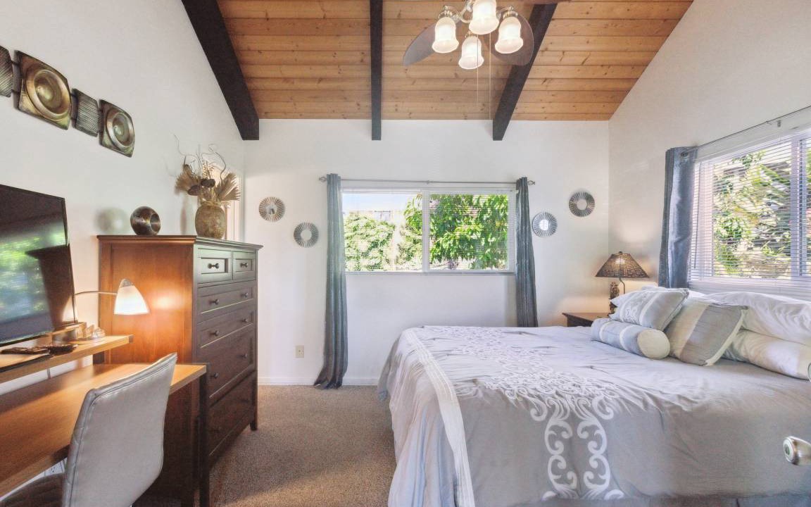 Photo of Bedroom in Kalaoa