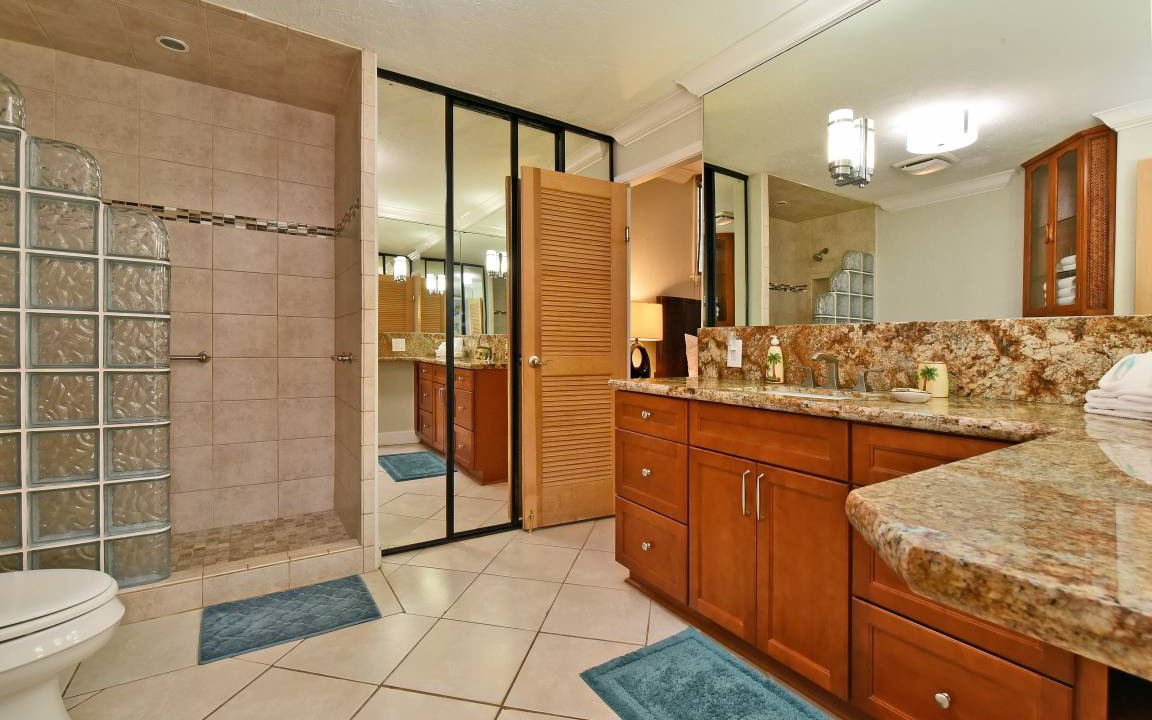 Photo of Bathroom in Honokowai