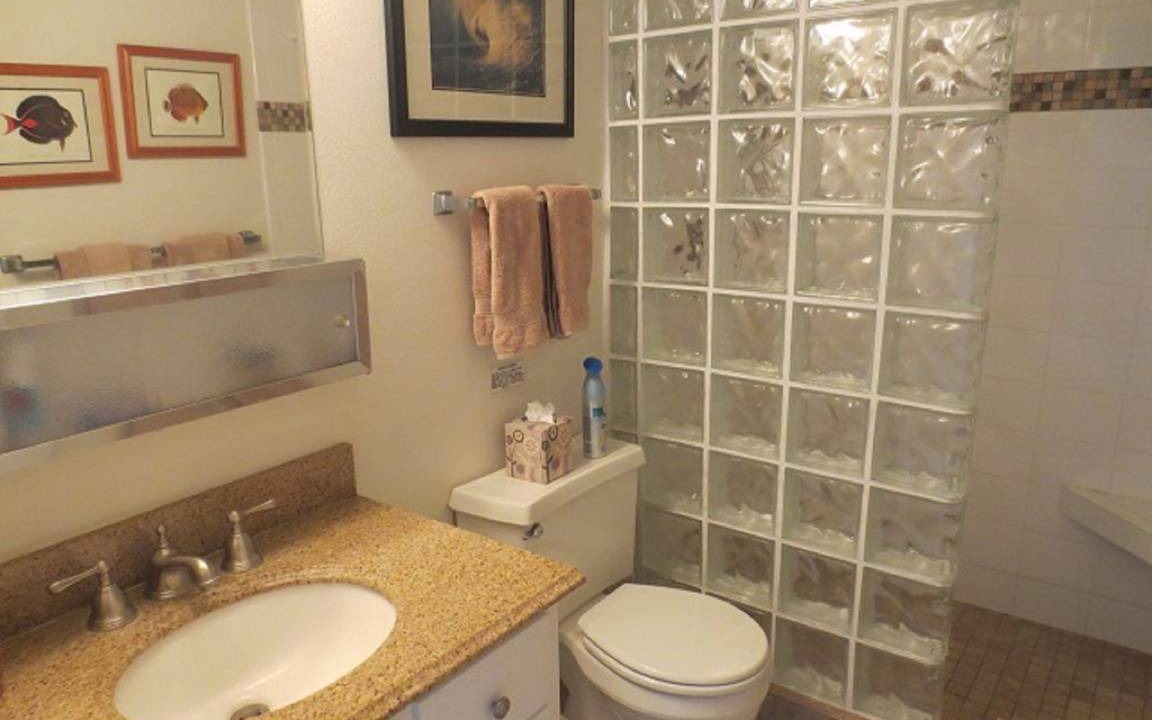 Photo of Bathroom in Maalaea