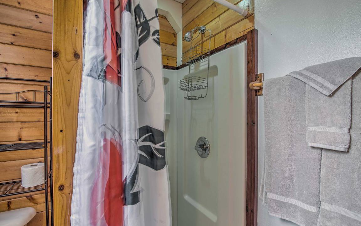 Photo of Bathroom in Leilani Estates