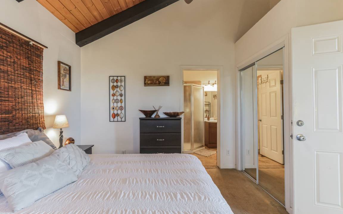 Photo of Bedroom in Kalaoa