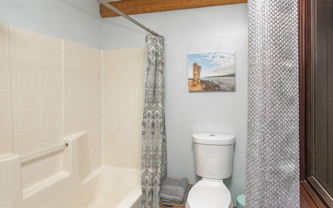 Photo of Bathroom in Keaau