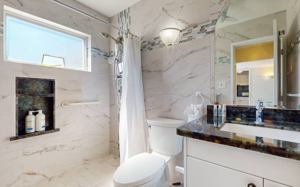 Photo of Bathroom in Waikoloa