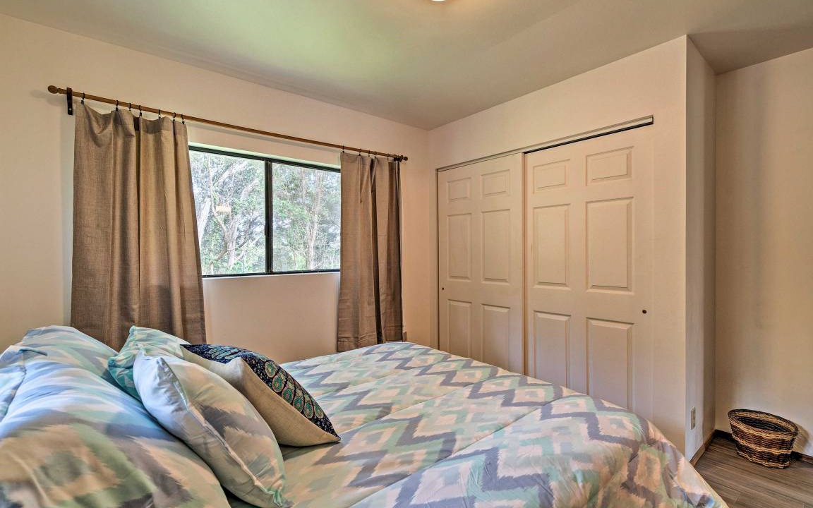Photo of Bedroom in Naalehu
