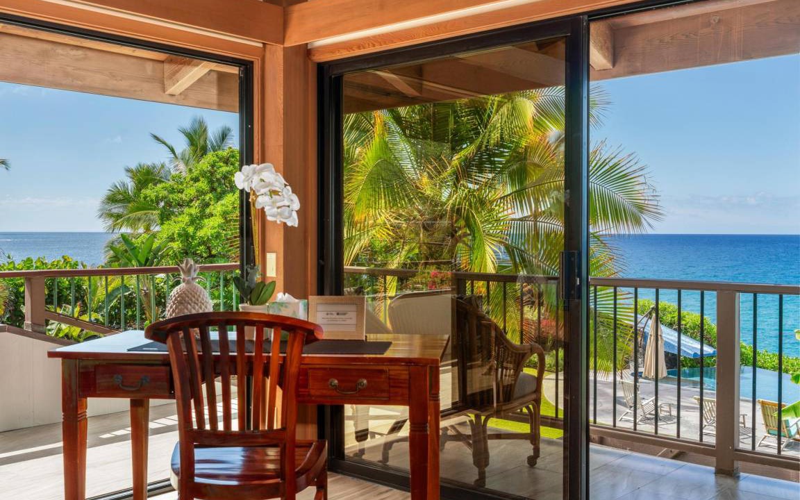 Photo of Patio Balcony in Kahaluu Bay