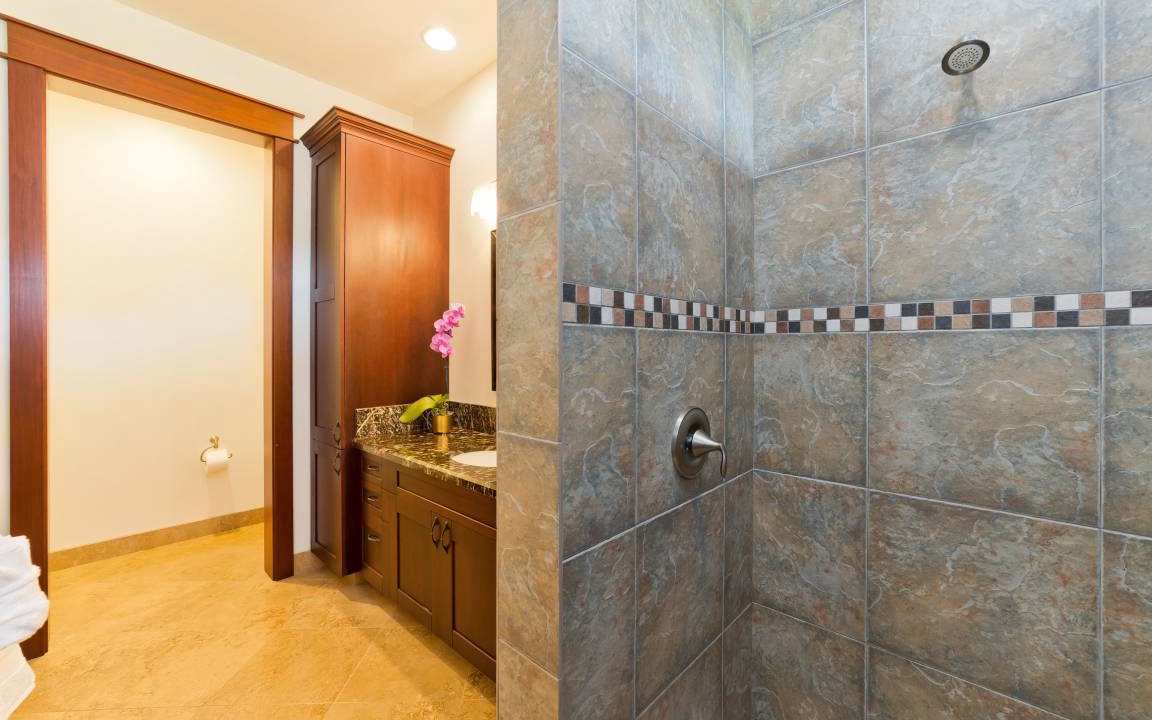 Photo of Bathroom in Historic Kailua Village