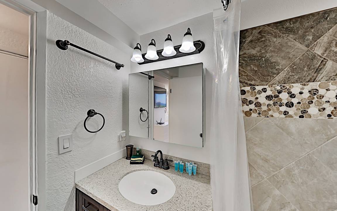 Photo of Bathroom in McCully - Moiliili