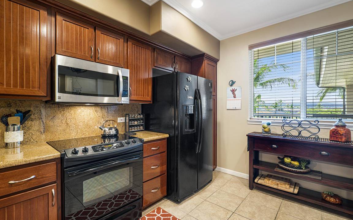 Photo of Kitchen in Waikoloa