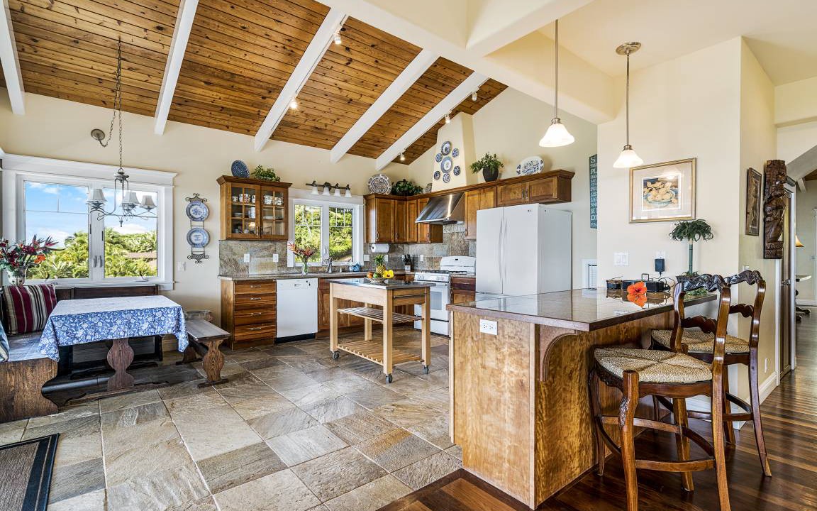Photo of Kitchen in Kahaluu-Keauhou