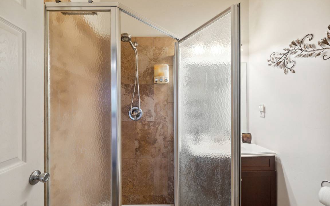 Photo of Bathroom in Kalaoa