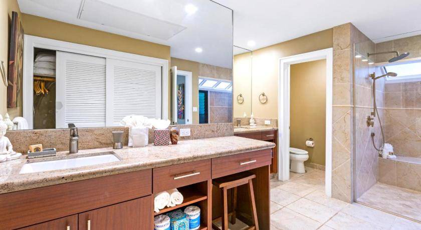 Photo of Bathroom in Napili