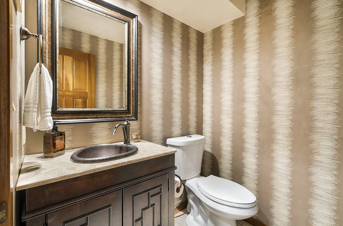 Photo of Bathroom in Kahaluu Bay