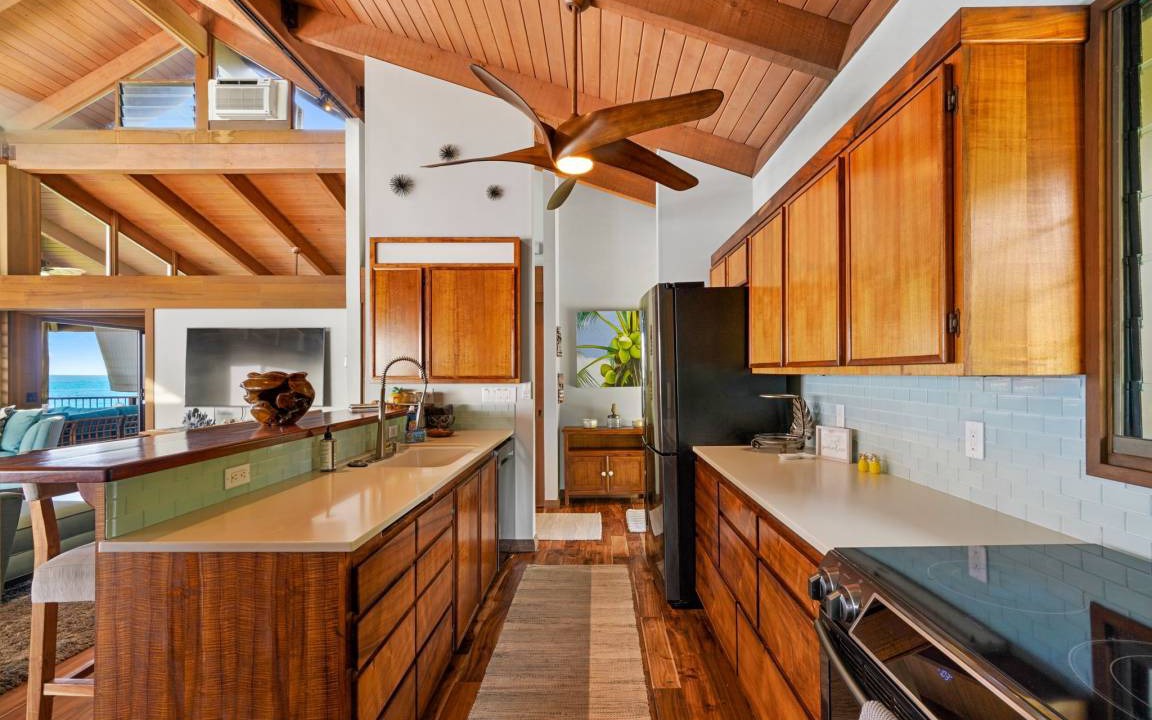Photo of Kitchen in Kahaluu Bay