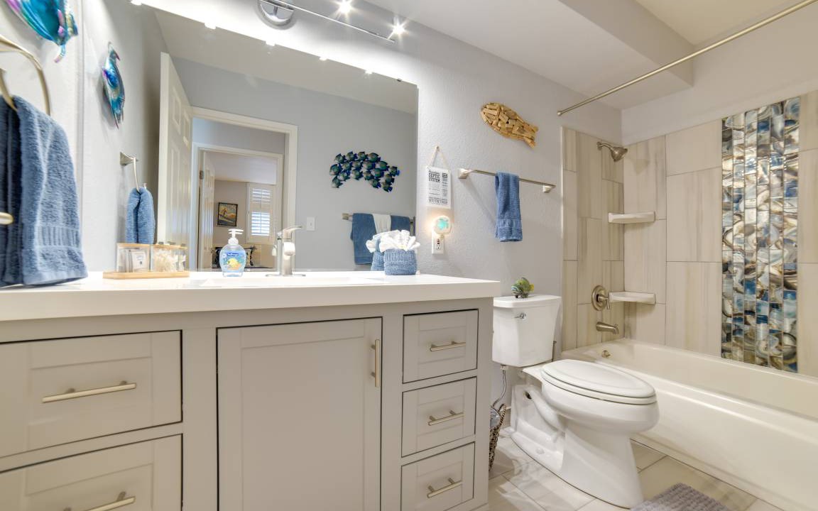 Photo of Bathroom in Maalaea